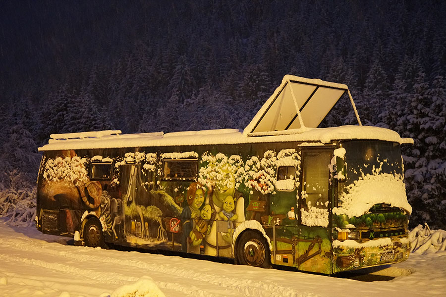 Bus sous la neige